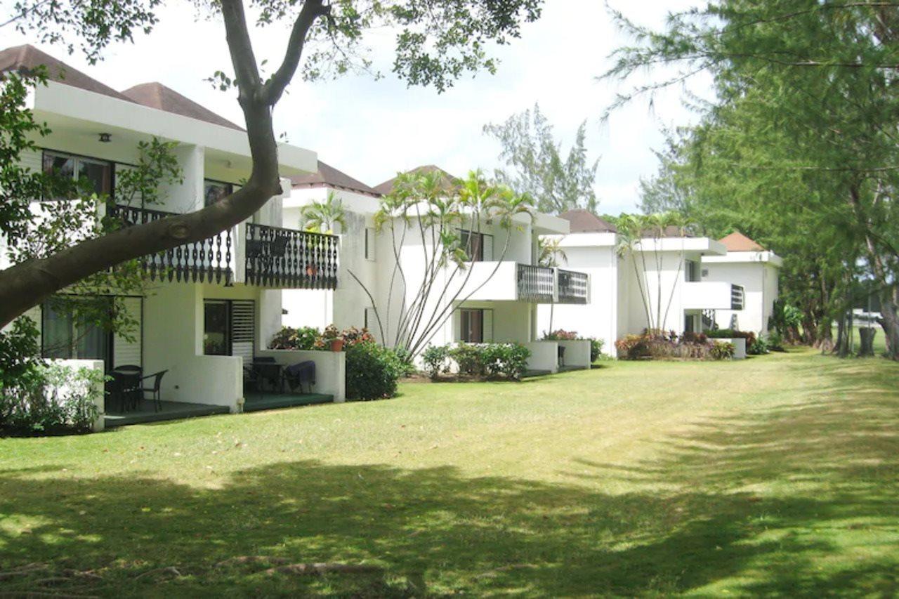 Plum Tree Club Apartment ไครสต์เชิร์ช ภายนอก รูปภาพ