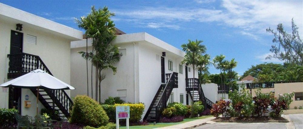 Plum Tree Club Apartment ไครสต์เชิร์ช ภายนอก รูปภาพ