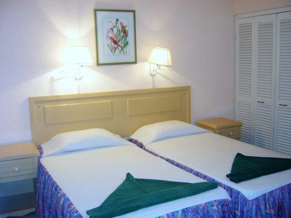 Plum Tree Club Apartment ไครสต์เชิร์ช ภายนอก รูปภาพ